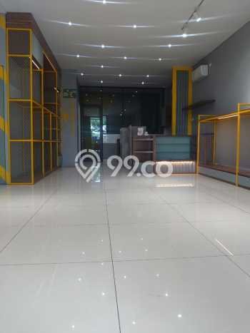 KAWASAN KOMERSIAL! Ruko Disewakan di BSD, Luas 432m², Area Premium KAWASAN KOMERSIAL! Ruko Disewakan di BSD, Luas 432m², Area Premium