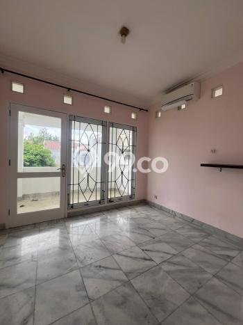 Rumah sewa siap huni 4 Kamar Tidur di BSD Taman Giri Loka, Tangerang Rumah sewa siap huni 4 Kamar Tidur di BSD Taman Giri Loka, Tangerang