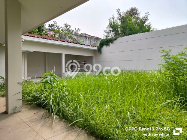 Hunian Mewah LB 250m2 Siap Pakai Desain Elegan di BSD Puspita Loka, Tangerang Hunian Mewah LB 250m2 Siap Pakai Desain Elegan di BSD Puspita Loka, Tangerang