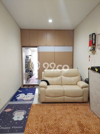 Rumah LT 144m² / LB 235m² Dekat Kampus di Green Lake City, Jakarta Barat Rumah LT 144m² / LB 235m² Dekat Kampus di Green Lake City, Jakarta Barat