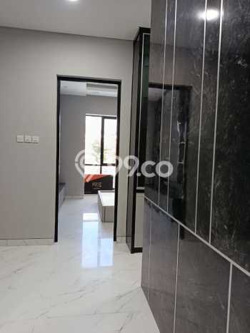Rumah Strategis 3 KT Luas Tanah 128m² di Green Lake City, Jakarta Barat Rumah Strategis 3 KT Luas Tanah 128m² di Green Lake City, Jakarta Barat