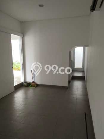 Rumah Luxury Modern Tanpa Renovasi di Green Lake City Jakarta Barat Rumah Luxury Modern Tanpa Renovasi di Green Lake City Jakarta Barat