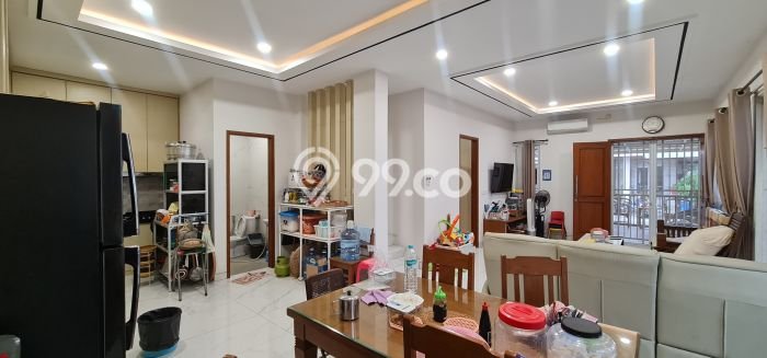 Rumah LT 165m² Akses Strategis di Green Lake City, Dekat Fasilitas Umum, Jakarta Barat Rumah LT 165m² Akses Strategis di Green Lake City, Dekat Fasilitas Umum, Jakarta Barat