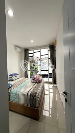 Rumah Elit Modern Tanpa Renovasi di Green Lake City Jakarta Barat Rumah Elit Modern Tanpa Renovasi di Green Lake City Jakarta Barat