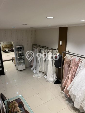 Ruko Dijual di Jakarta Barat LT 67m2 & LB 270m2 Lokasi Terbaik! Ruko Dijual di Jakarta Barat LT 67m2 & LB 270m2 Lokasi Terbaik!