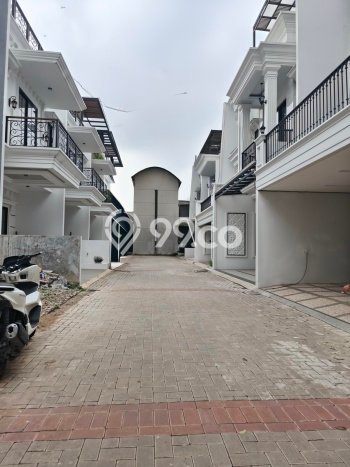 Dijual Rumah Strategis Bagus Punya 4 KT di Jagakarsa Jakarta Selatan SHM Dijual Rumah Strategis Bagus Punya 4 KT di Jagakarsa Jakarta Selatan SHM