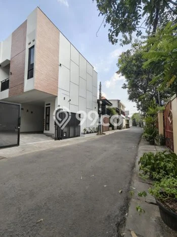 Rumah sewa siap huni 2 KT di Cipedak, Jakarta Selatan Rumah sewa siap huni 2 KT di Cipedak, Jakarta Selatan