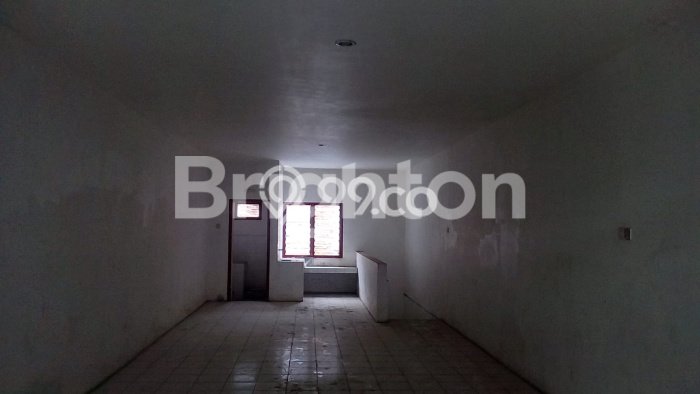 Ruko untuk disewa di Lowokwaru punya LT 67m2 & LB 135m2 harga sewa kompetitif Ruko untuk disewa di Lowokwaru punya LT 67m2 & LB 135m2 harga sewa kompetitif