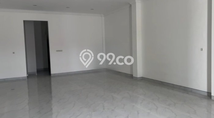 Ruko Area Strategis di Probolinggo, Luas 235m2m², Disewakan Ruko Area Strategis di Probolinggo, Luas 235m2m², Disewakan