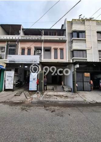 Ruko untuk Disewa di Pusat Jakarta Barat Luas Bangunan 180m2 Ruko untuk Disewa di Pusat Jakarta Barat Luas Bangunan 180m2