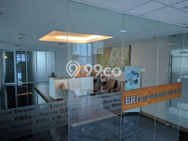 Unit Kantor Paling Strategis di Pancoran Jakarta Selatan dengan LB 370m2 Unit Kantor Paling Strategis di Pancoran Jakarta Selatan dengan LB 370m2