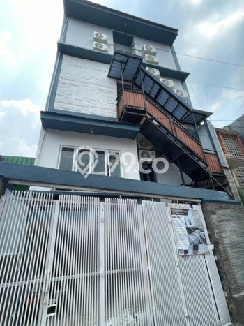 Dijual Kost di Kawasan Jagakarsa, Jakarta Selatan, Spesifikasi 21 KT, 21 KM, 350m2 Dijual Kost di Kawasan Jagakarsa, Jakarta Selatan, Spesifikasi 21 KT, 21 KM, 350m2