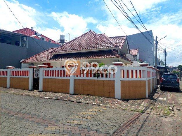 Disewakan! Rumah 3 Kamar Tidur &
2 Kamar Mandi di Citra Garden, Jakarta Barat Disewakan! Rumah 3 Kamar Tidur &
2 Kamar Mandi di Citra Garden, Jakarta Barat