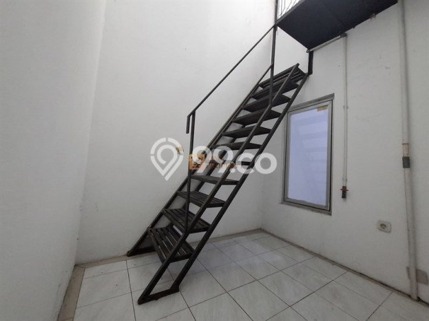 PROPERTI UNGGULAN! Rumah di Tanjung Duren, 5 KT, Lingkungan Premium, Luas 115m² Bangunan 168m² PROPERTI UNGGULAN! Rumah di Tanjung Duren, 5 KT, Lingkungan Premium, Luas 115m² Bangunan 168m²
