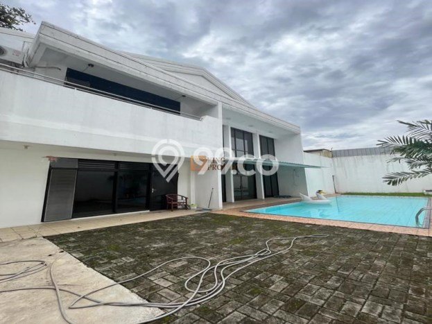 Rumah Elit Modern Tanpa Renovasi di Kemang Jakarta Selatan Rumah Elit Modern Tanpa Renovasi di Kemang Jakarta Selatan
