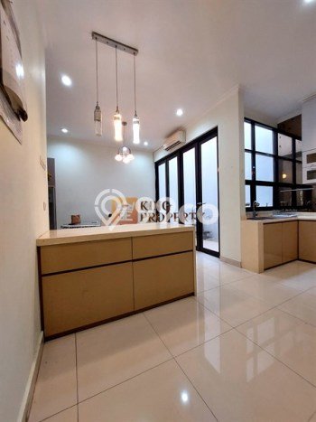 For Sale! Luxury House LT 144m2 Desain Modern di Tomang For Sale! Luxury House LT 144m2 Desain Modern di Tomang
