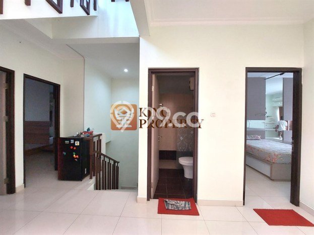 For Sale! Luxury House LT 144m2 Desain Modern di Tomang For Sale! Luxury House LT 144m2 Desain Modern di Tomang
