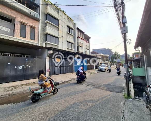 Ruko untuk Disewa di Pusat Jakarta Barat Luas Bangunan 180m2 Ruko untuk Disewa di Pusat Jakarta Barat Luas Bangunan 180m2
