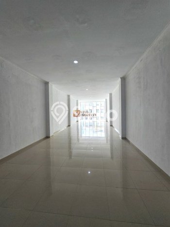 Ruko Disewa di Jakarta Utara dengan LB 500m2 Area Komersial Ramai Ruko Disewa di Jakarta Utara dengan LB 500m2 Area Komersial Ramai