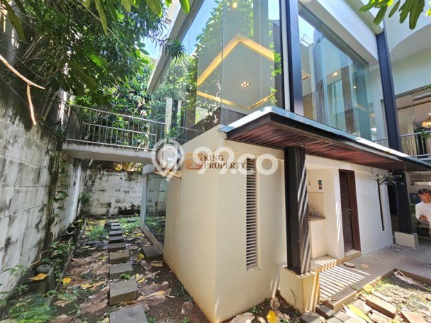 Dijual Hunian Mewah dengan Fasilitas Sekitar Lengkap di Pondok Indah, Jakarta Selatan Dijual Hunian Mewah dengan Fasilitas Sekitar Lengkap di Pondok Indah, Jakarta Selatan