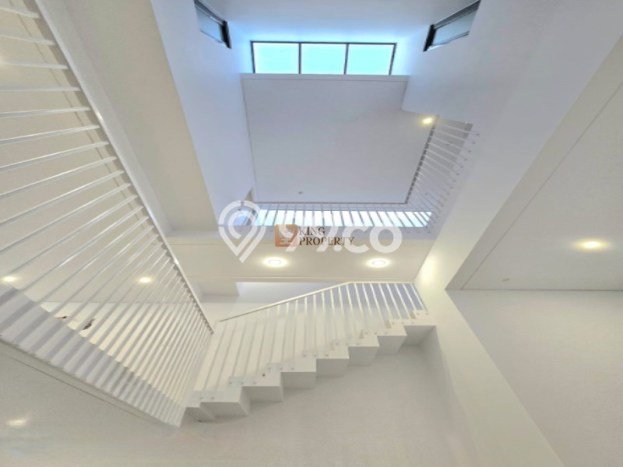 Rumah Luxury Modern Siap Huni di Joglo Jakarta Barat Rumah Luxury Modern Siap Huni di Joglo Jakarta Barat