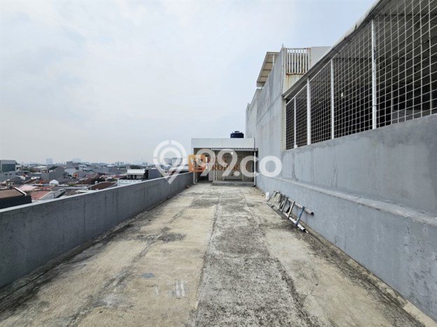 Ruko Disewa di Jakarta Utara dengan LB 500m2 Area Komersial Ramai Ruko Disewa di Jakarta Utara dengan LB 500m2 Area Komersial Ramai