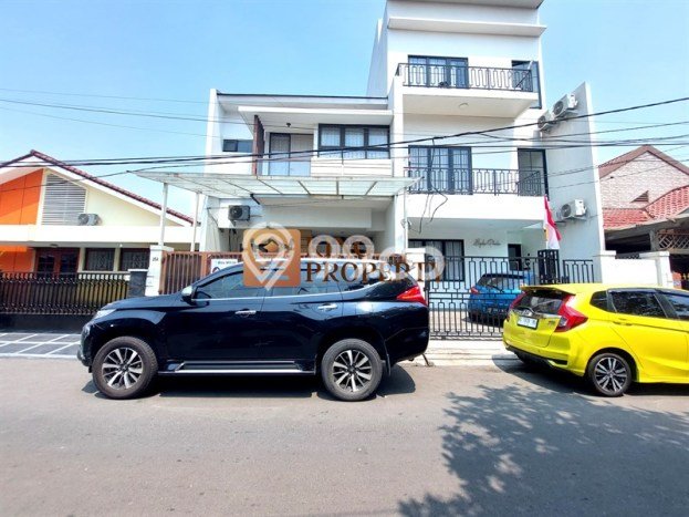 For Sale! Luxury House LT 144m2 Desain Modern di Tomang For Sale! Luxury House LT 144m2 Desain Modern di Tomang