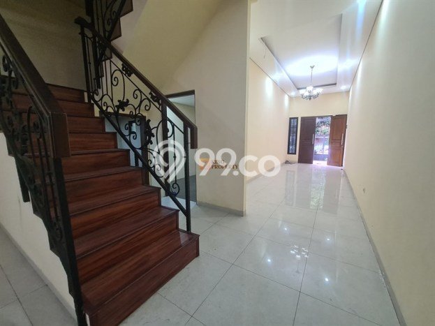 Rumah Elit LB 180m2 Siap Pakai Desain Elegan di Kemanggisan, Jakarta Barat Rumah Elit LB 180m2 Siap Pakai Desain Elegan di Kemanggisan, Jakarta Barat