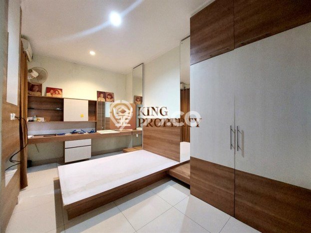 For Sale! Luxury House LT 144m2 Desain Modern di Tomang For Sale! Luxury House LT 144m2 Desain Modern di Tomang