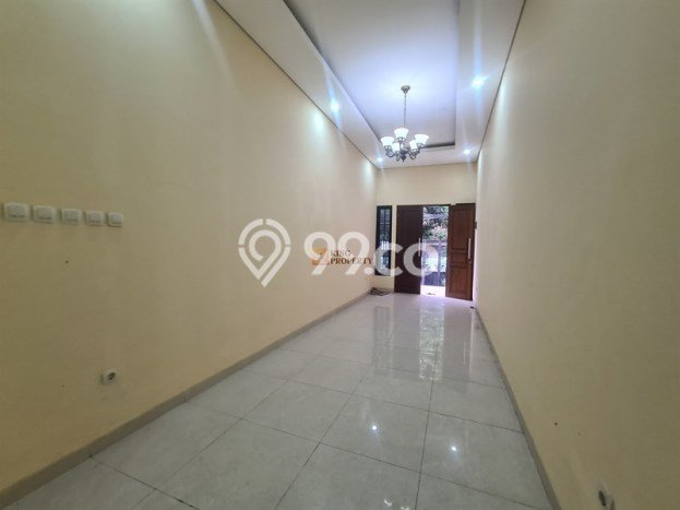 Rumah Elit LB 180m2 Siap Pakai Desain Elegan di Kemanggisan, Jakarta Barat Rumah Elit LB 180m2 Siap Pakai Desain Elegan di Kemanggisan, Jakarta Barat