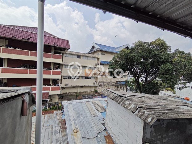 Rumah Kost untuk Dijual di Kembangan dengan 30 KT, 30 KM, Luas 600m2 Rumah Kost untuk Dijual di Kembangan dengan 30 KT, 30 KM, Luas 600m2