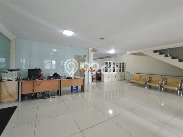 Untuk Dijual Ruko di Kebon Jeruk Jakarta Barat LT 252m2 / LB 201m2 Untuk Dijual Ruko di Kebon Jeruk Jakarta Barat LT 252m2 / LB 201m2