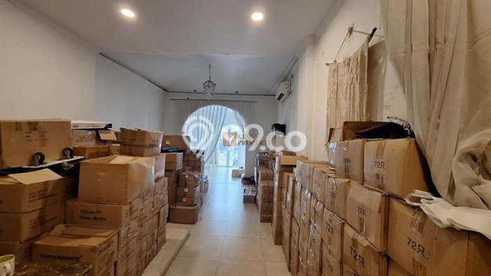 FEATURED! Rumah di , 3 KM, Area Premium, Luas 315m2m² LB 750m2m² FEATURED! Rumah di , 3 KM, Area Premium, Luas 315m2m² LB 750m2m²