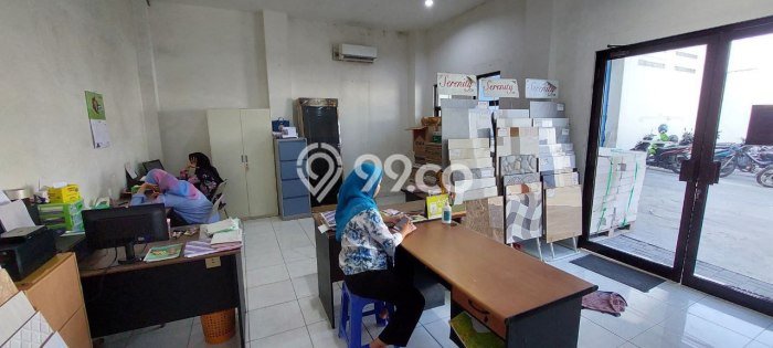 LOKASI PREMIUM! Gudang di Colomadu, Luas 600m2m², Mainroad, Kawasan Bisnis LOKASI PREMIUM! Gudang di Colomadu, Luas 600m2m², Mainroad, Kawasan Bisnis