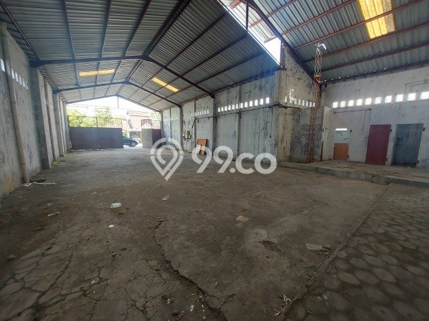 LOKASI PREMIUM! Gudang Kawasan Sawit, Luas 2400m2m², Jalan Utama LOKASI PREMIUM! Gudang Kawasan Sawit, Luas 2400m2m², Jalan Utama