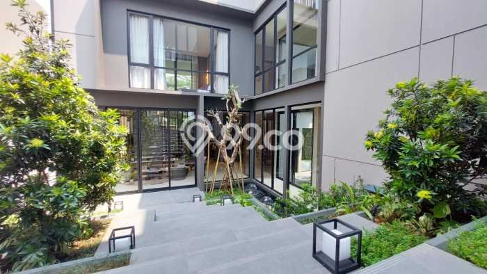 Rumah Elit LB 744m2 Siap Huni Desain Elegan di BSD, Tangerang Rumah Elit LB 744m2 Siap Huni Desain Elegan di BSD, Tangerang