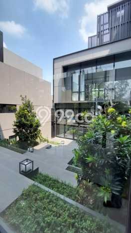 Rumah Elit LB 744m2 Siap Huni Desain Elegan di BSD, Tangerang Rumah Elit LB 744m2 Siap Huni Desain Elegan di BSD, Tangerang