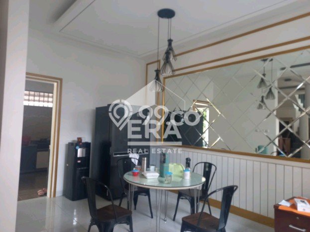 Ready to Use! Luxury House LT 226m2 Desain Elegan di Kota Wisata Ready to Use! Luxury House LT 226m2 Desain Elegan di Kota Wisata