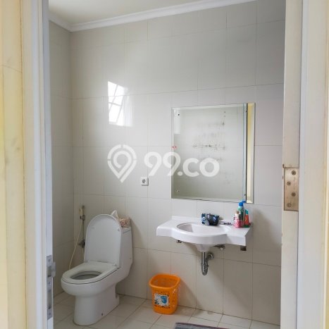 SPECIAL OFFER! Rumah di , 3 KT, Area Strategis, LT 264m2m² Bangunan 160m2m² SPECIAL OFFER! Rumah di , 3 KT, Area Strategis, LT 264m2m² Bangunan 160m2m²