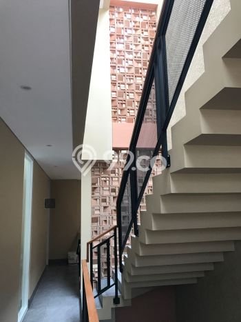 Jual Rumah Mewah Elegan Dengan View Cantik di Cibubur, Bekasi Jual Rumah Mewah Elegan Dengan View Cantik di Cibubur, Bekasi