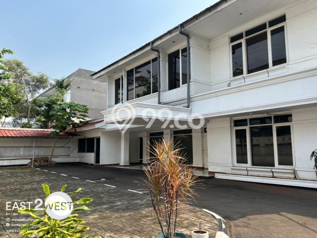 Rumah Modern Disewakan di Kebayoran Baru Jakarta Selatan Area Sangat Strategis Rumah Modern Disewakan di Kebayoran Baru Jakarta Selatan Area Sangat Strategis