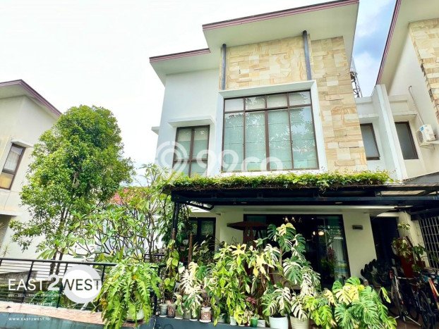 Ready to Use! Luxury House LT 216m2 Desain Elegan di BSD City Ready to Use! Luxury House LT 216m2 Desain Elegan di BSD City