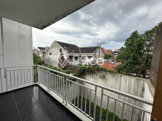 Rumah Strategis Modern Lb 100m2 di Batununggal, Bandung Rumah Strategis Modern Lb 100m2 di Batununggal, Bandung