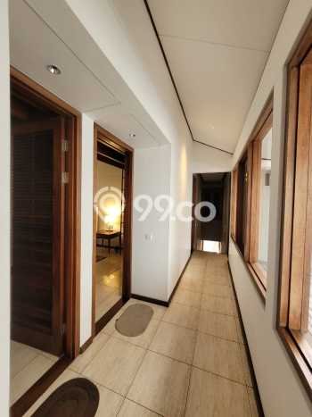Rumah Lokasi Strategis di Hegarmanah, Bandung, Luas 550m2m² Bangunan 350m2m² Rumah Lokasi Strategis di Hegarmanah, Bandung, Luas 550m2m² Bangunan 350m2m²
