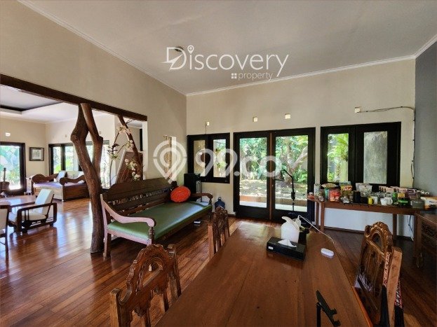 Rumah Modern LT 2390m2m² Terawat di , Dekat Sekolah, Bandung Rumah Modern LT 2390m2m² Terawat di , Dekat Sekolah, Bandung