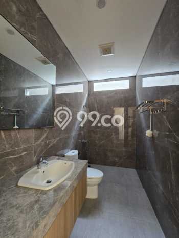 Ready to Use! Premium House LT 391m2 Desain Elegan di Setra Duta Ready to Use! Premium House LT 391m2 Desain Elegan di Setra Duta