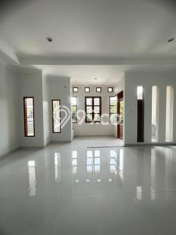 Dijual Rumah Premium dengan Fasilitas Sekitar Komplit di Batununggal, Bandung Dijual Rumah Premium dengan Fasilitas Sekitar Komplit di Batununggal, Bandung