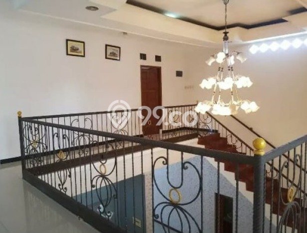 PROPERTI UNGGULAN! Rumah di Mekar Wangi, 5 KT, Lingkungan Premium, Luas 232m2m² Bangunan 285m2m² PROPERTI UNGGULAN! Rumah di Mekar Wangi, 5 KT, Lingkungan Premium, Luas 232m2m² Bangunan 285m2m²