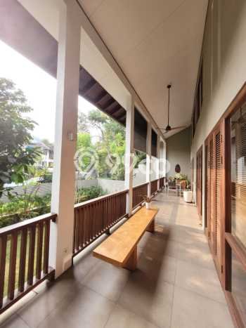 Rumah Lokasi Strategis di Hegarmanah, Bandung, Luas 550m2m² Bangunan 350m2m² Rumah Lokasi Strategis di Hegarmanah, Bandung, Luas 550m2m² Bangunan 350m2m²
