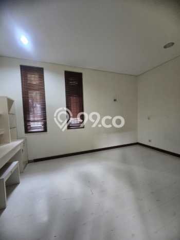 Rumah Elit Modern Tanpa Renovasi di Setra Duta Bandung Rumah Elit Modern Tanpa Renovasi di Setra Duta Bandung